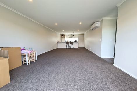 Photo of property in 16 Bluff Road, Kenepuru, Porirua, 5022