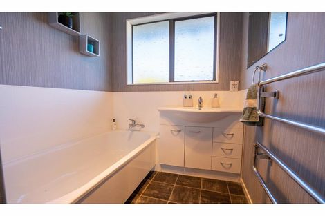 Photo of property in 121 Cunningham Crescent, Grasmere, Invercargill, 9810