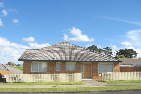 Photo of property in 49a De Quincey Terrace, Highland Park, Auckland, 2010
