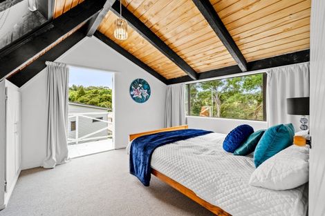 Photo of property in 22 Shadon Place, Stanmore Bay, Whangaparaoa, 0932