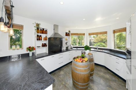 Photo of property in 6 Deavoll Place, Heathcote Valley, Christchurch, 8022