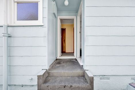 Photo of property in 63 Cook Street, Marfell, New Plymouth, 4310