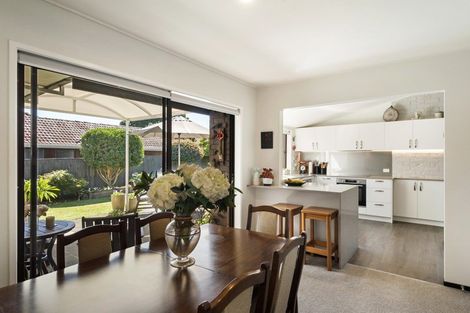 Photo of property in 176 Prince Regent Drive, Farm Cove, Auckland, 2012