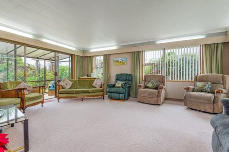 Photo of property in 16 Suffolk Crescent, Feilding, 4702