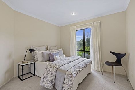 Photo of property in 6 English Oak Drive, Schnapper Rock, Auckland, 0632