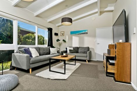 Photo of property in 7 Porter Avenue, Te Atatu South, Auckland, 0610