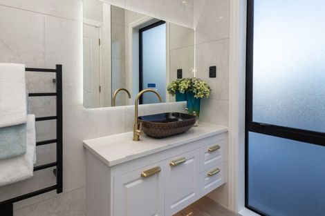 Photo of property in 83 Griggs Road, East Tamaki Heights, Auckland, 2016