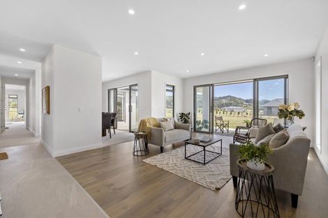 Photo of property in 5 Riverside Way, Clevedon, 2585