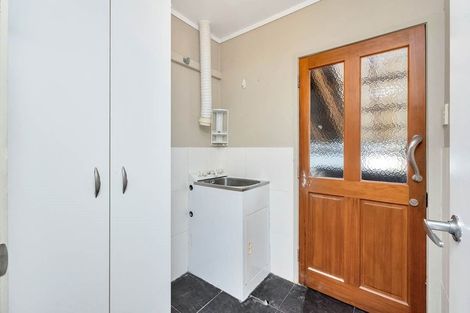 Photo of property in 4 Weatherly Road, Torbay, Auckland, 0630