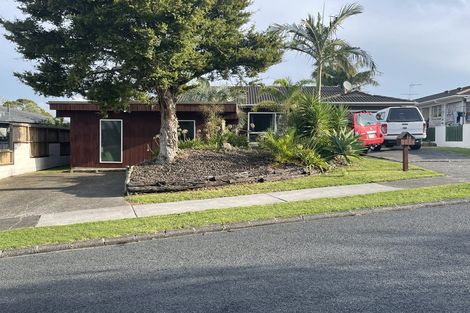 Photo of property in 4 Towra Place, Botany Downs, Auckland, 2010