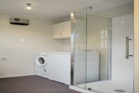 Photo of property in 34 Stewart Drive, Newlands, Wellington, 6037