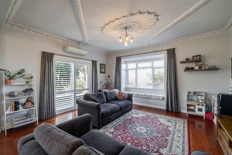 Photo of property in 5 Perrin Place, Kelvin Grove, Palmerston North, 4414