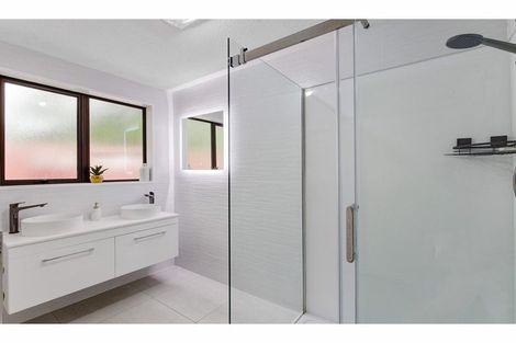 Photo of property in Carmichael Courts, 13/14 Wharenui Road, Upper Riccarton, Christchurch, 8041