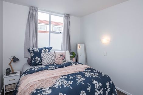 Photo of property in 127u1 Queens Drive, Lyall Bay, Wellington, 6022