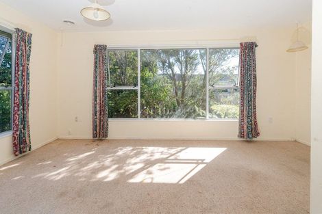 Photo of property in 21b Colchester Crescent, Newlands, Wellington, 6037