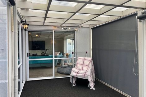 Photo of property in 12 Naul Place, East Tamaki Heights, Auckland, 2016