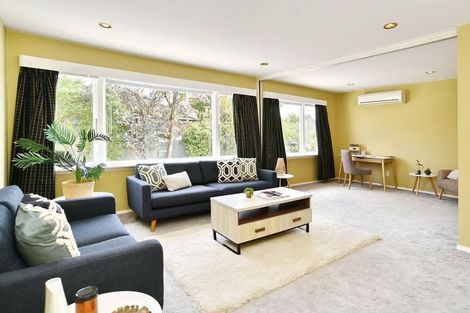 Photo of property in 17 Bateman Avenue, Bryndwr, Christchurch, 8053