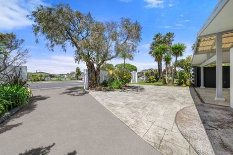 Photo of property in 500 East Coast Road, Windsor Park, Auckland, 0630