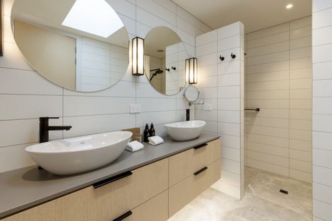 Photo of property in 2 Owen Marshall Lane, Arrowtown, 9371