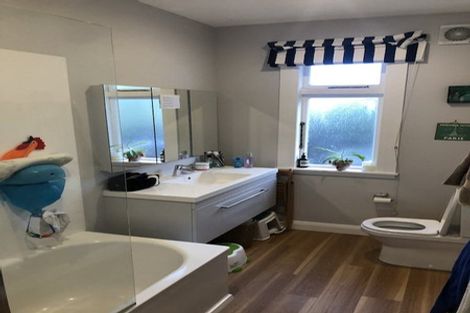 Photo of property in 21 Chamberlain Road, Karori, Wellington, 6012