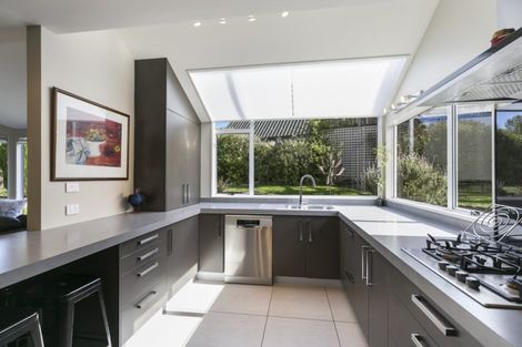 Photo of property in 19 Molyneux Close, Whitby, Porirua, 5024