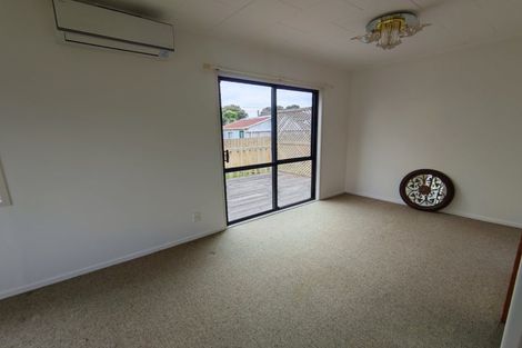 Photo of property in 47 Meadowood Drive, Unsworth Heights, Auckland, 0632