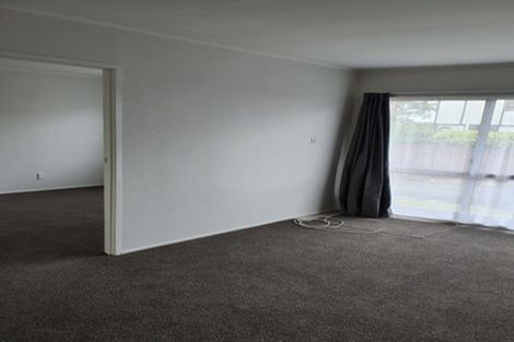 Photo of property in 11 Challen Close, Conifer Grove, Takanini, 2112