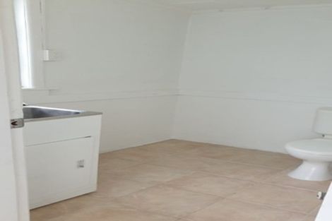 Photo of property in 8 Northcote Road, Takapuna, Auckland, 0622