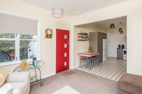 Photo of property in 23 Resolution Street, Lyall Bay, Wellington, 6022