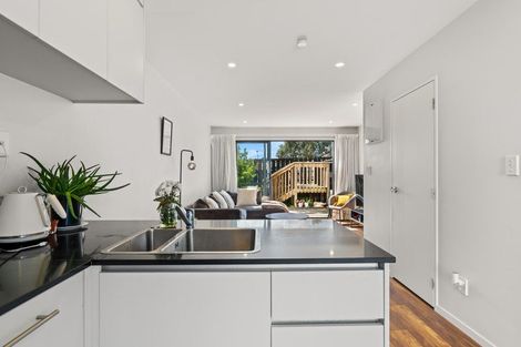 Photo of property in 8/36 Kaipatiki Road, Glenfield, Auckland, 0629