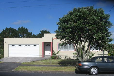 Photo of property in 12 Reid Road, New Lynn, Auckland, 0600