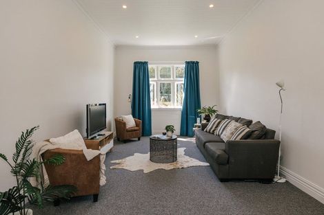 Photo of property in 40 Turitea Road, Fitzherbert, Palmerston North, 4472
