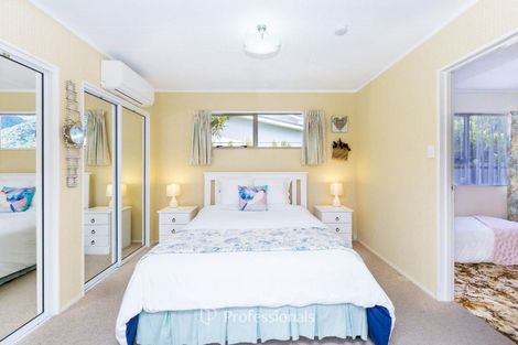 Photo of property in 17 Beryl Grove, Birchville, Upper Hutt, 5018