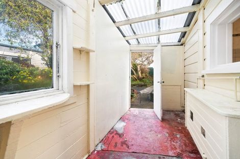 Photo of property in 68 Derwent Street, Island Bay, Wellington, 6023