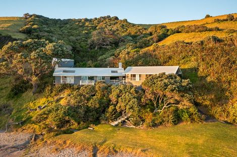 Photo of property in 350 Mcauslin Road, Whananaki, Hikurangi, 0181