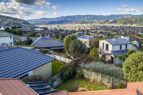 Photo of property in 7 Ormrod Grove, Riverstone Terraces, Upper Hutt, 5018