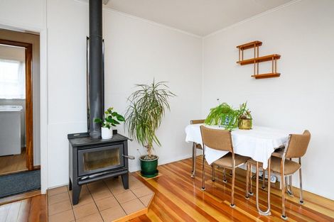 Photo of property in 8 Freyberg Street, Feilding, 4702