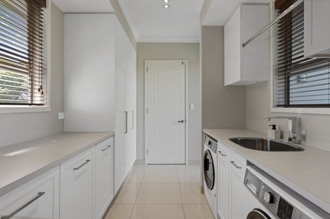 Photo of property in 7 Westall Lane, Avonhead, Christchurch, 8042