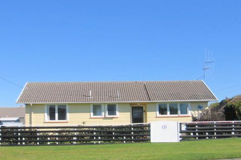 Photo of property in 13 Brown Street, Foxton, 4814