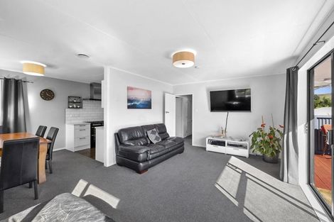 Photo of property in 4 Ward Place, Marfell, New Plymouth, 4310