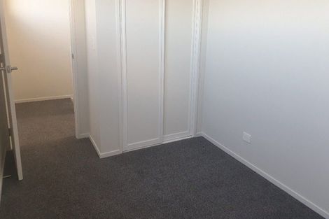 Photo of property in 7/5 Peachgrove Road, Te Atatu Peninsula, Auckland, 0610