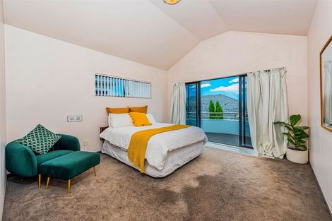 Photo of property in 38 Luckens Road, West Harbour, Auckland, 0618
