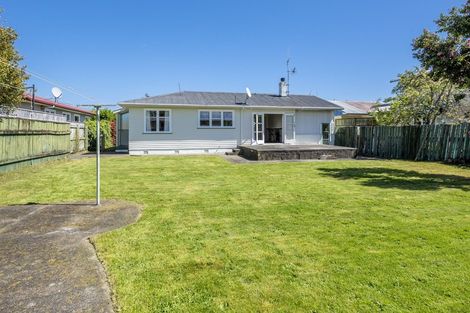 Photo of property in 52 Graham Street, Levin, 5510