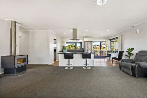 Photo of property in 3 Rehia Road, Massey, Auckland, 0614