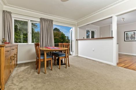 Photo of property in 123 Millbrook Road, Sunnyvale, Auckland, 0612