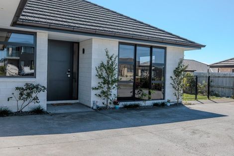 Photo of property in 4 Okohaka Avenue, Glenbrook, Waiuku, 2681