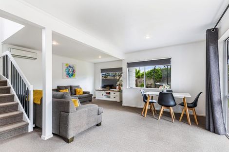 Photo of property in 41 Colwill Road, Massey, Auckland, 0614