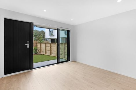Photo of property in 1/39 Pakuranga Road, Pakuranga, 2010