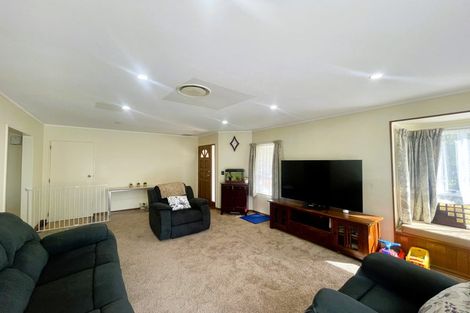 Photo of property in 1 Laredo Grove, Totara Park, Upper Hutt, 5018