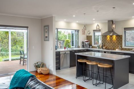 Photo of property in 12 Wood Street, Greytown, 5712